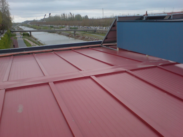 Chapa sandwich en tejados