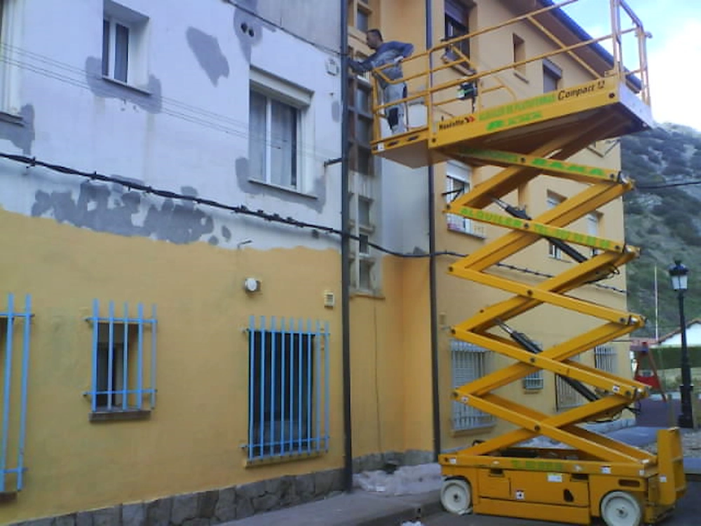 Pintura Mediante Plataformas Elevadoras